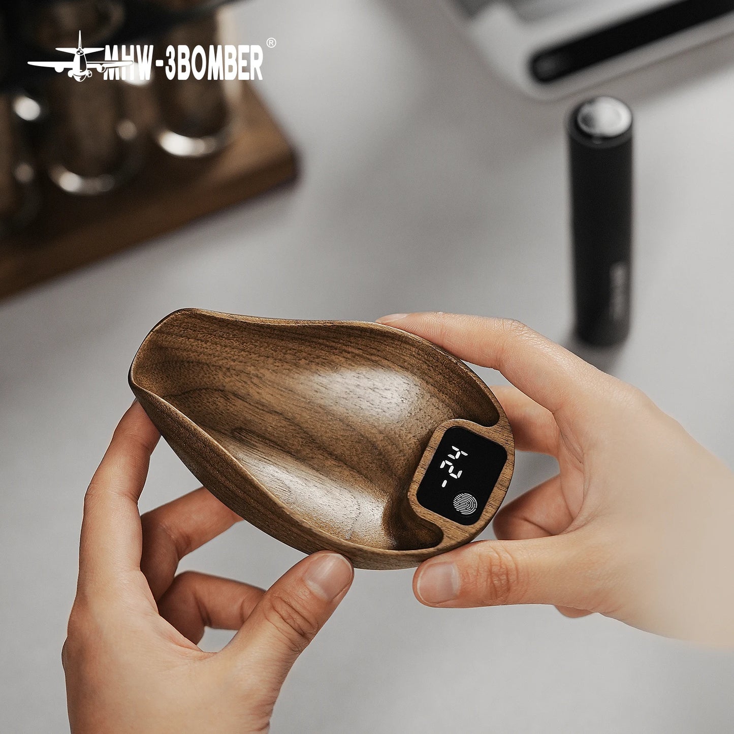 MHW-3BOMBER Coffee Scale Rechargeable Food Kitchen Scale 0.3g Precise Wooden Digital Bean Scale with Spray Bottle Barista Tool